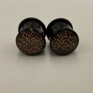 Leopard Plug Gauge Earrings Pair 1/2”